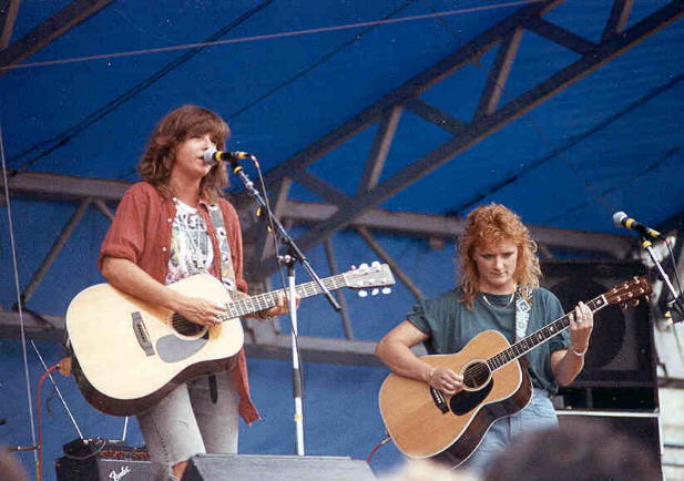 Indigo Girls were at the top of their strumming and vocal forms and the 